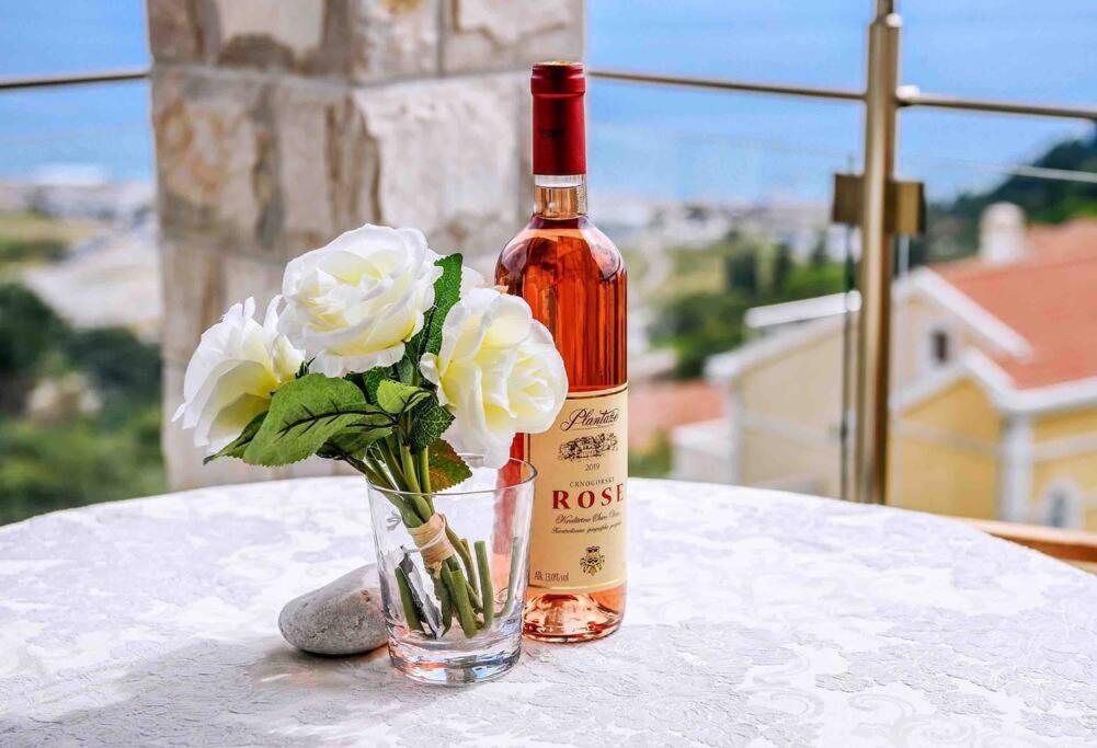 Super Cute With Sea & Montain View, Pool, Sauna, Hottube, Steaming, Gym, Garden And Apartment Budva