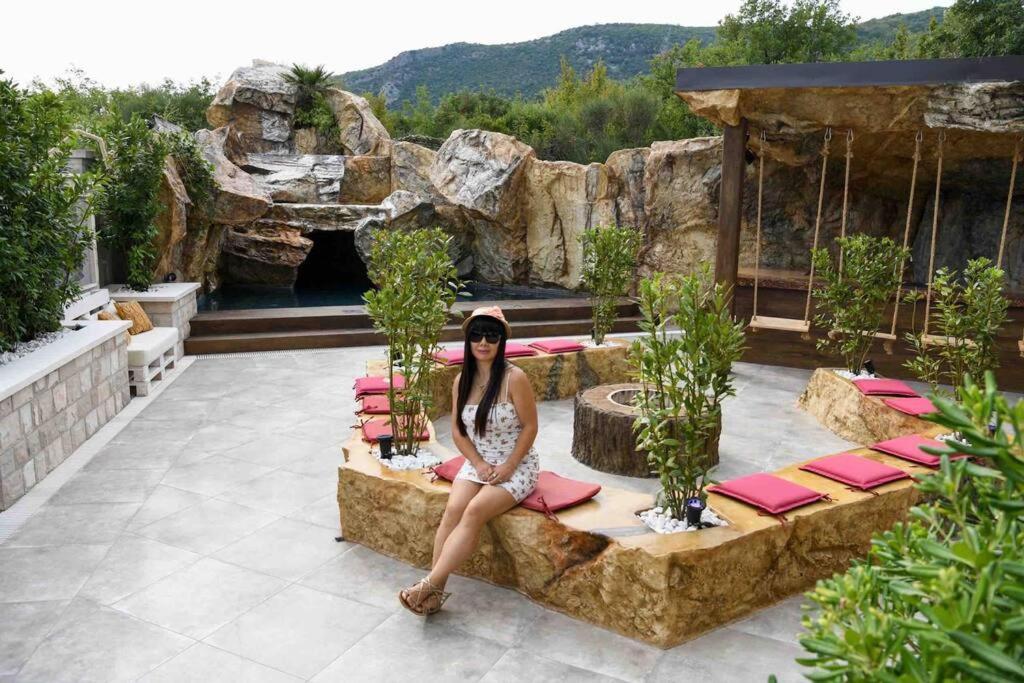 Apartment Super Cute With Sea & Montain View, Pool, Sauna, Hottube, Steaming, Gym, Garden And *
