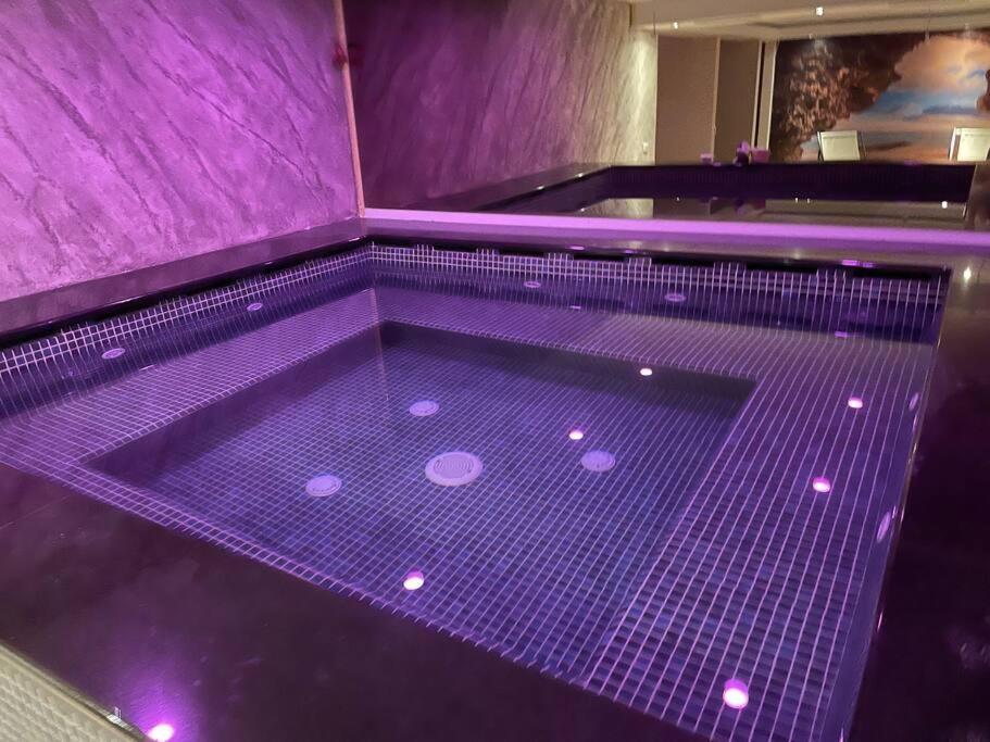Super Cute With Sea & Montain View, Pool, Sauna, Hottube, Steaming, Gym, Garden And