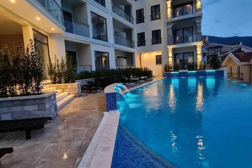 Super Cute With Sea & Montain View, Pool, Sauna, Hottube, Steaming, Gym, Garden And *
