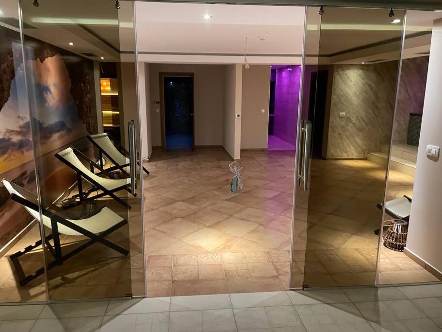 Apartment Super Cute With Sea & Montain View, Pool, Sauna, Hottube, Steaming, Gym, Garden And