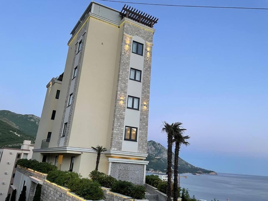 Apartment Super Cute With Sea & Montain View, Pool, Sauna, Hottube, Steaming, Gym, Garden And Budva