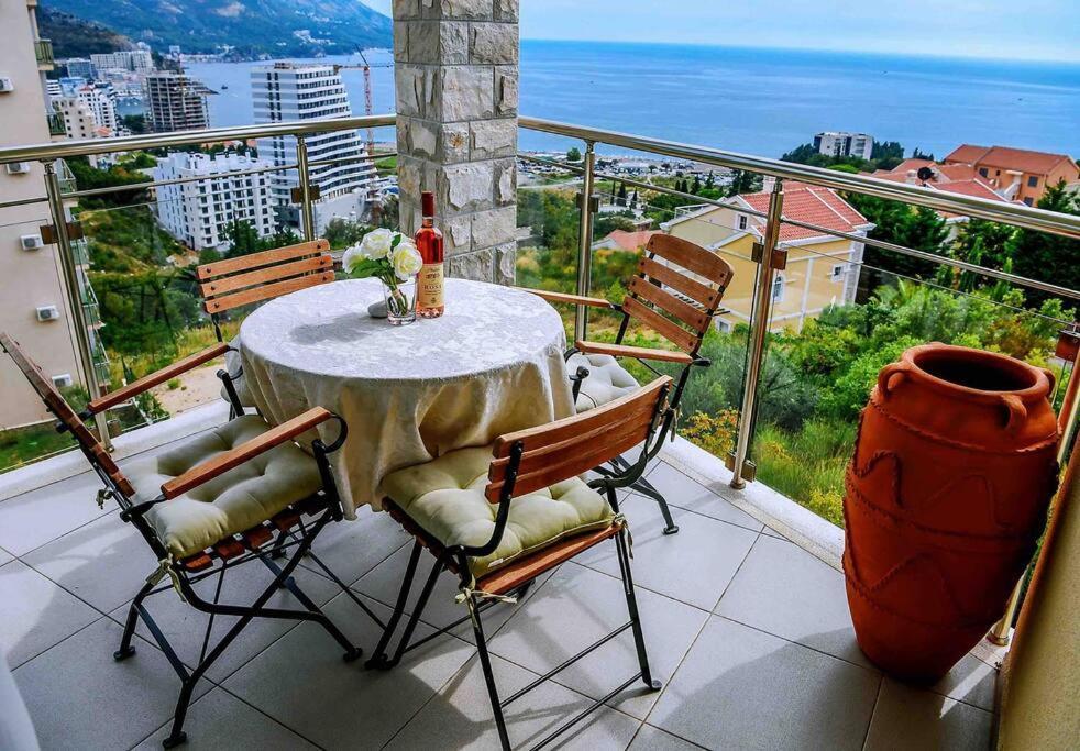 Super Cute With Sea & Montain View, Pool, Sauna, Hottube, Steaming, Gym, Garden And Budva