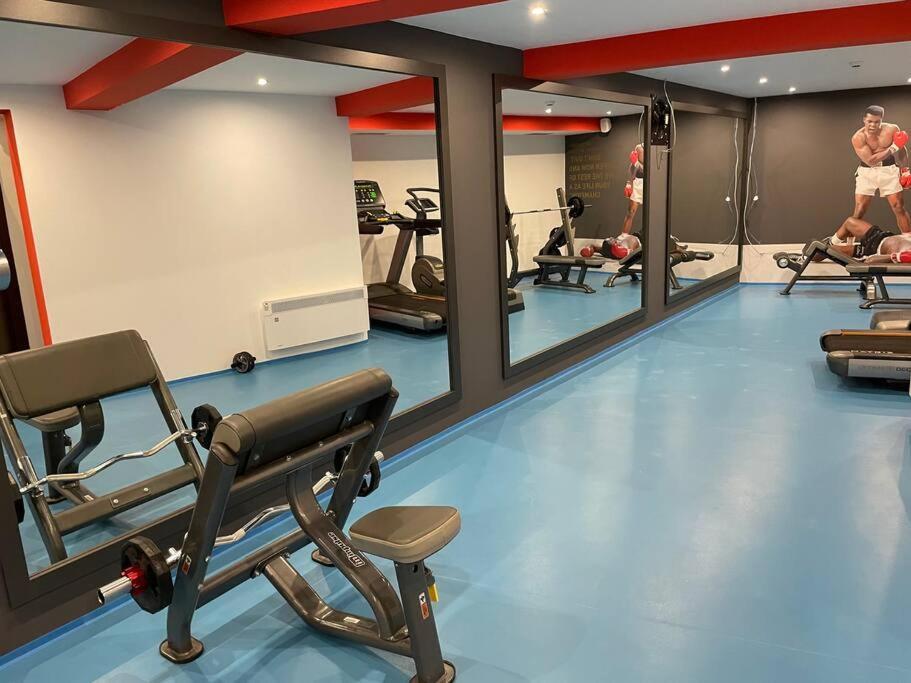 Super Cute With Sea & Montain View, Pool, Sauna, Hottube, Steaming, Gym, Garden And