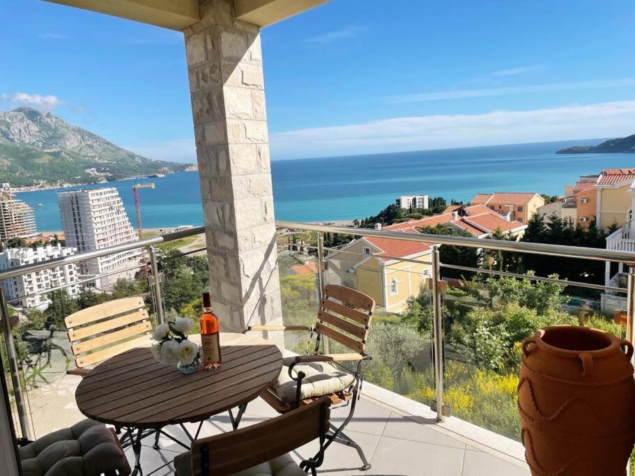 Super Cute With Sea & Montain View, Pool, Sauna, Hottube, Steaming, Gym, Garden And Apartment