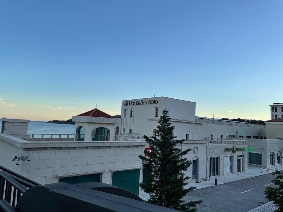Super Cute With Sea & Montain View, Pool, Sauna, Hottube, Steaming, Gym, Garden And Apartment Budva