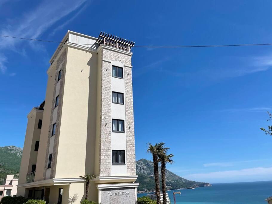 Super Cute With Sea & Montain View, Pool, Sauna, Hottube, Steaming, Gym, Garden And Apartment Budva