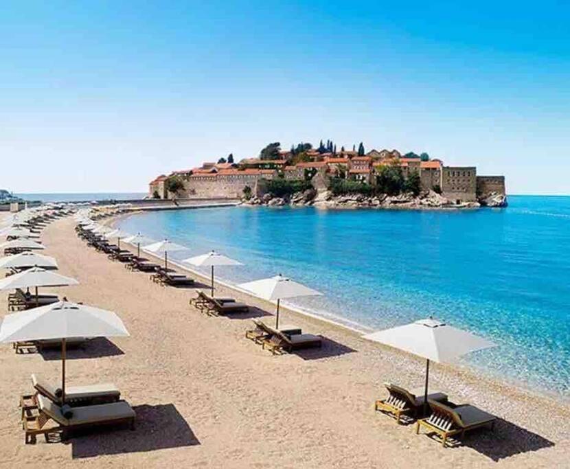 Super Cute With Sea & Montain View, Pool, Sauna, Hottube, Steaming, Gym, Garden And Budva