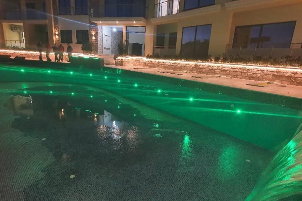 Super Cute With Sea & Montain View, Pool, Sauna, Hottube, Steaming, Gym, Garden And Apartment *