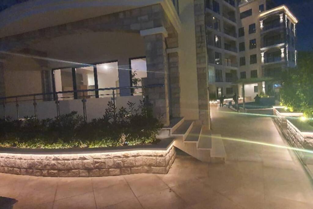 Super Cute With Sea & Montain View, Pool, Sauna, Hottube, Steaming, Gym, Garden And Apartment