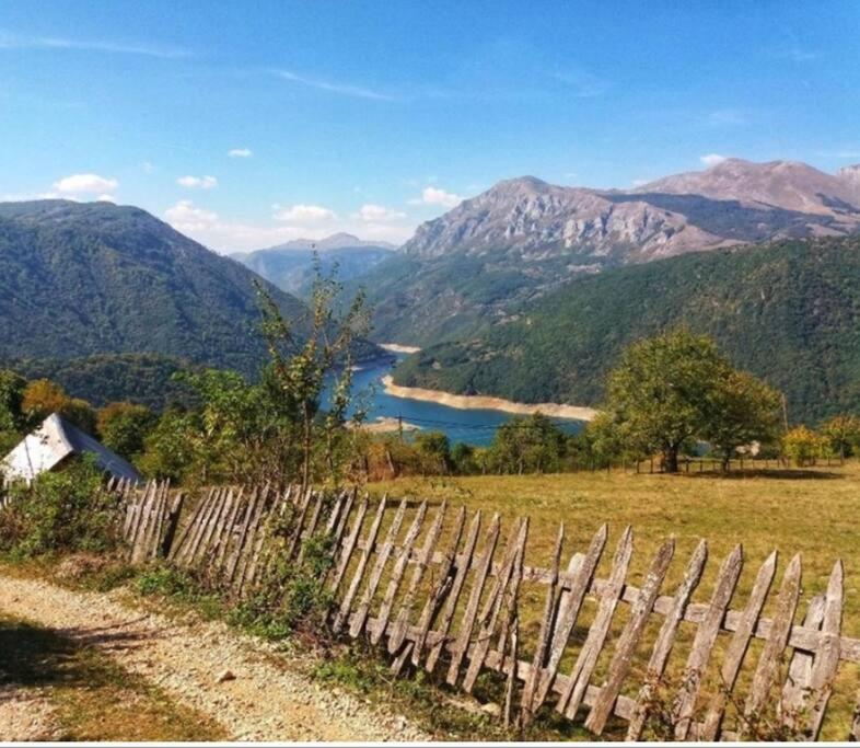 Super Cute With Sea & Montain View, Pool, Sauna, Hottube, Steaming, Gym, Garden And * Budva