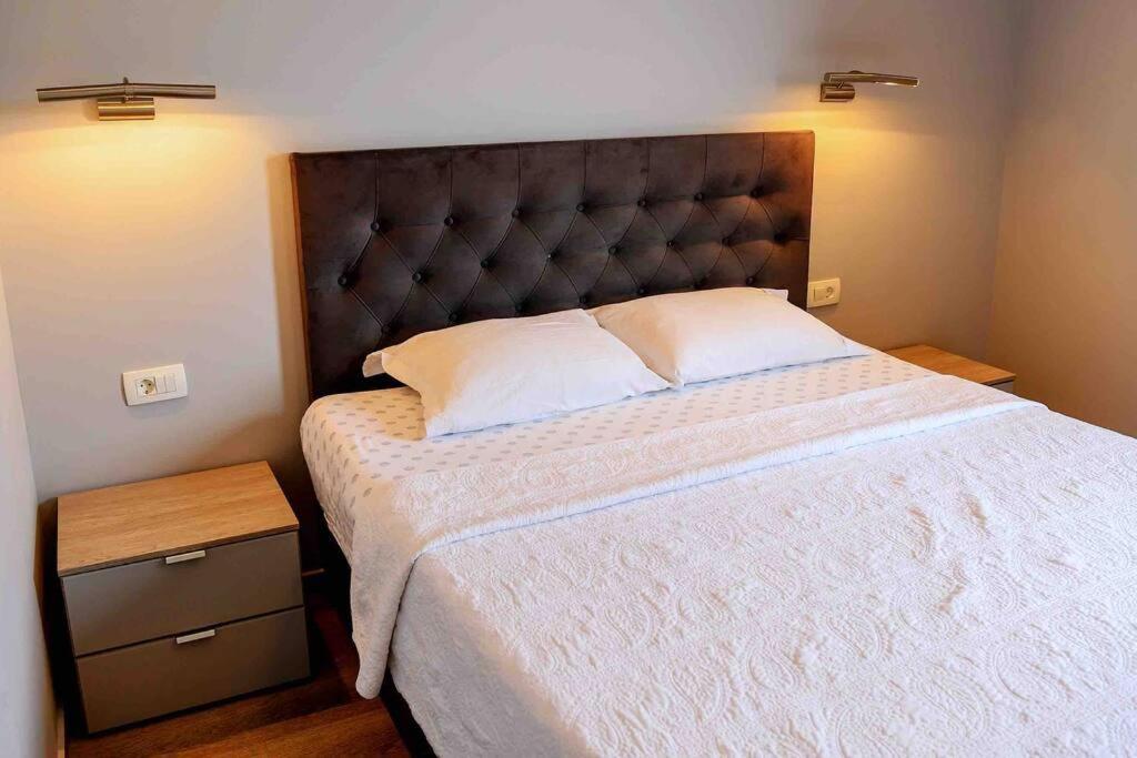 Super Cute With Sea & Montain View, Pool, Sauna, Hottube, Steaming, Gym, Garden And Apartment