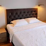 Super Cute Home With Sea & Montain View, Pool, Sauna, Hottube, Steaming, Gym, Garden And More